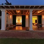 Villa Rhoe