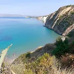 Rhoe فيلة *